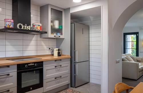 L'Avella House | AT153 Platja: Casa muy bien equipada en primera línea de la playa