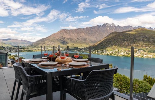 Queenstown House | Ataahua Views Top Level
