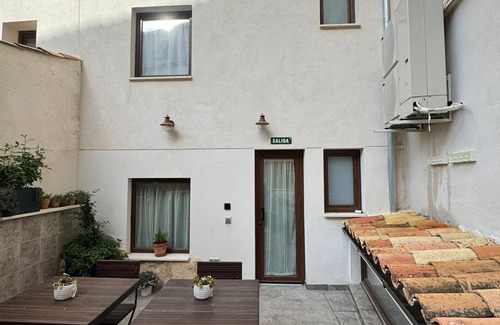 Old Town Apartment | ATENEO CUENCA, BOUTIQUE SUITES, with kitchen in the historic center.