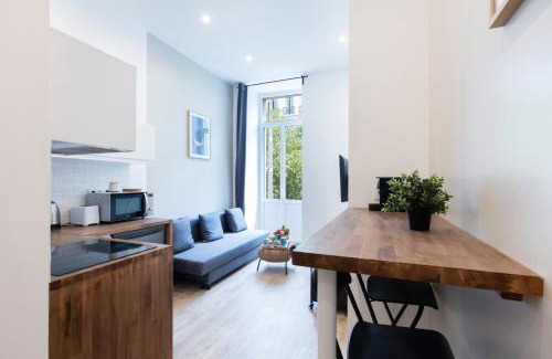 1st Arrondissement Apartment | Athènes