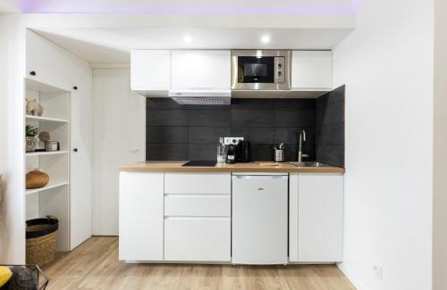 1st Arrondissement Apartment | Athènes