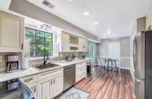 Marietta House | ATH - Sleeps 6 - 3 Beds - Pet friendly - Kemp