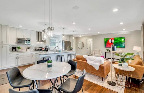 Smyrna House | ATH - Sleeps 6 - 3 Beds - Pet friendly - Harwinor