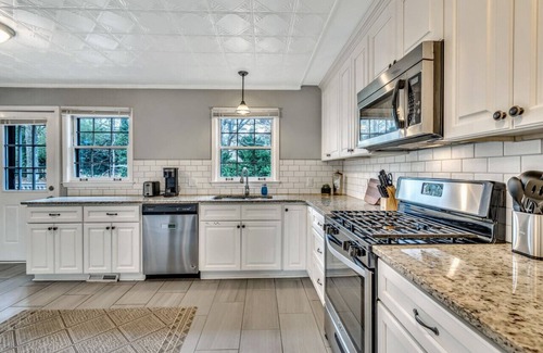 Smyrna House | ATH - Smyrna - 5BR - Pet Friendly -Fenced (autumn)