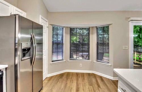 Kennesaw House | ATH Winsburg Drive · Sleeps8-3BR-Pet Friendly - Fenced