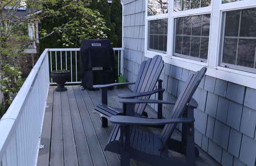 Olympia Cottage | Athens Beach Waterfront romantic retreat