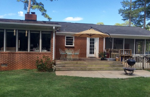 Athens House | Athens Beechwood Hills 3BR/2BA ~ Great for Gameday Weekends, Graduation, etc!