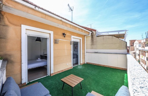 Embajadores Apartment | atico con terraza en lavapies