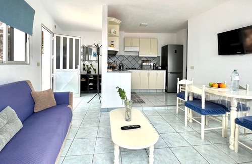 Puerto de la Estaca Apartment | Atico con vistas al mar, 100 m de la Playa