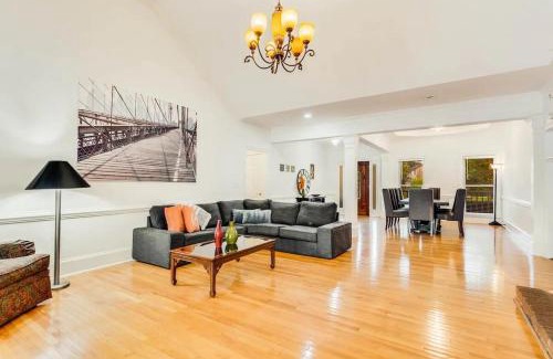 Conyers House | ATL 5BR Modern Sanctuary