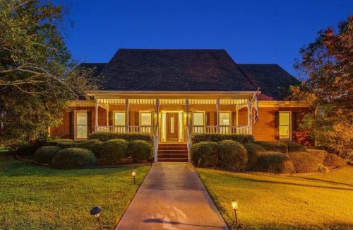 Conyers House | ATL 5BR Modern Sanctuary