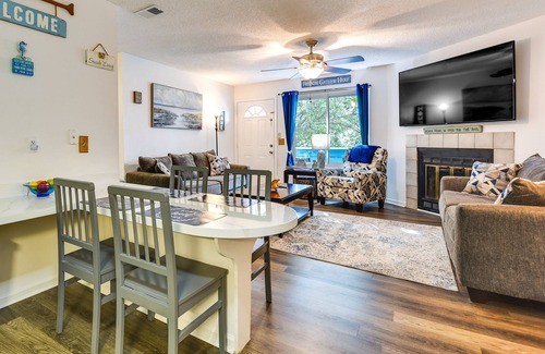 North Beach Condo | Atlantic Beach Condo w/ Pool Access, 3 Mi to Beach