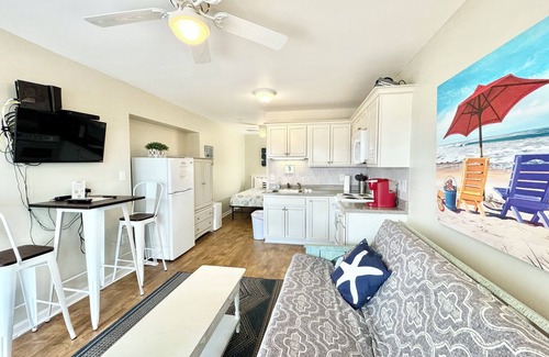 Atlantic Beach Apartment | 🏖️Atlantic Beach🏄Sunny Partial Ocean View Studio😎Pool🏊