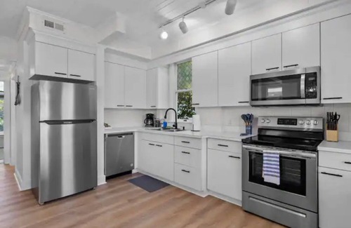 Atlantic Beach Cottage | Atlantic Breeze South - Cozy & Renovated - Walk To Beach