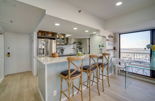 Atlantic City Condo | Atlantic City Condo w/Community Pool!