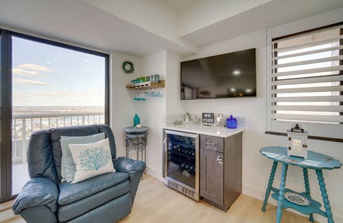 Atlantic City Condo | Atlantic City Condo w/Community Pool!