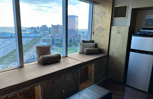 Atlantic City Apartment | Atlantic City’s spectacular beachfront direct ocean view from the 27th floor.