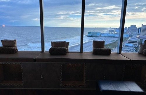 Atlantic City Apartment | Atlantic City’s spectacular beachfront direct ocean view from the 27th floor.