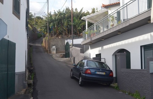 Camara de Lobos House | ATLANTIC HOUSE WITH CAR AND BIKE