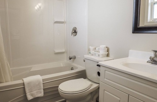 Berry Mills Hotel | Atlantic Motel