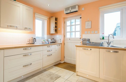 Little Haven House | Atlantic Sunset, Holiday Home Little Haven, Sleeps 12, 6 bedrooms, bathrooms