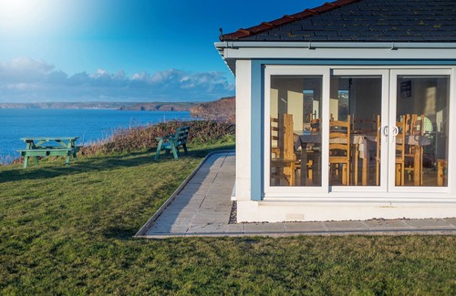 Little Haven House | Atlantic Sunset, Holiday Home Little Haven, Sleeps 12, 6 bedrooms, bathrooms