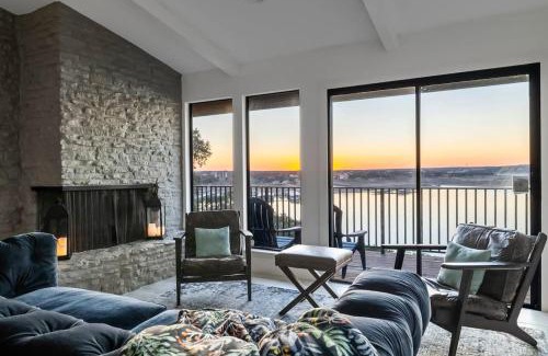 Volente House | Atlantis - Front Row View of Lake Travis