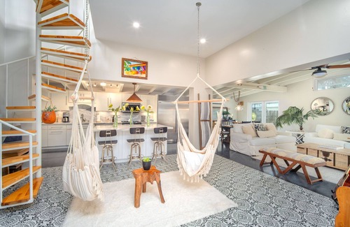 Midtown House | Atlantis House- beautiful residence close to beaches