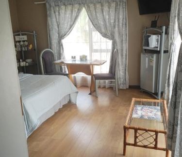 Brakpan Bed & Breakfast | Atlantis Inn