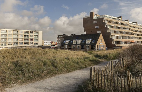 Egmond aan Zee Cottage | Atmospheric and luxurious holiday home with sea view on the dunes of Egmond aan Zee