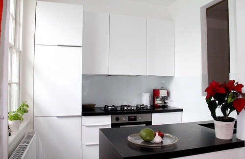 Kings Cross St. Pancras Apartment | Atmospheric Bloomsbury Flat With A Green View