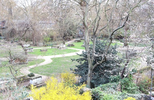 Kings Cross St. Pancras Apartment | Atmospheric Bloomsbury Flat With A Green View
