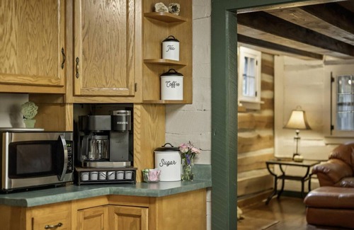 Gnaw Bone Apartment | Atop Pine Hill Cabin