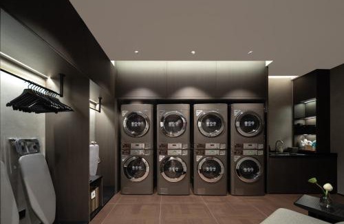 Downtown Shanghai Hotel | Atour Hotel Shanghai The Bund Yuyuan Subway Station