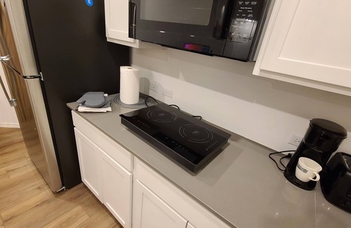 Mountain City House | Attached 1 Bedroom Private Suite