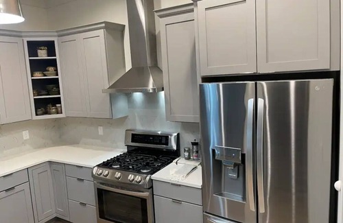 Alpharetta Apartment | Attending wedding, work, festival, family or moving? Walkable & convenient