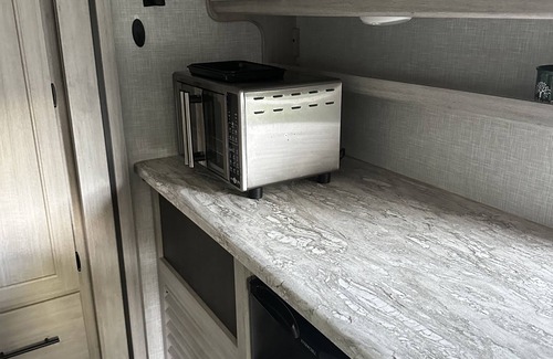 Call House | ATTENTION OUT OF TOWN WORKERSnCozy RV in the countryside of Newton, Tx