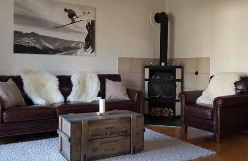 Melchsee-Frutt Apartment | Attic Apartment with Alpine Chic in an Impressive Mountain Setting