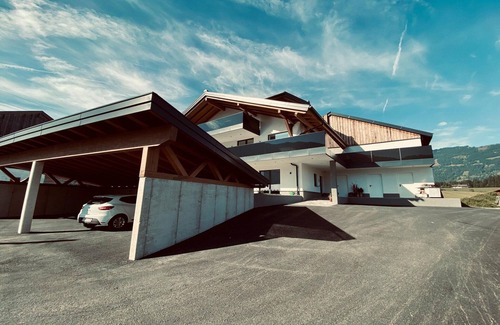 Saalfelden am Steinernen Meer Apartment | Attic Apartment in Saalfelden near Ski Slopes