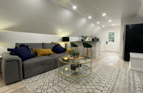 River North Art District House | Attic apartment in RiNo/Five points. 5min away from Train station