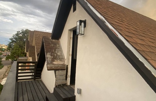 River North Art District House | Attic apartment in RiNo/Five points. 5min away from Train station