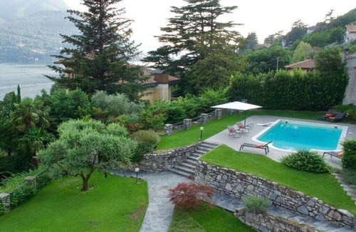 Laglio House | Attic with shared pool
