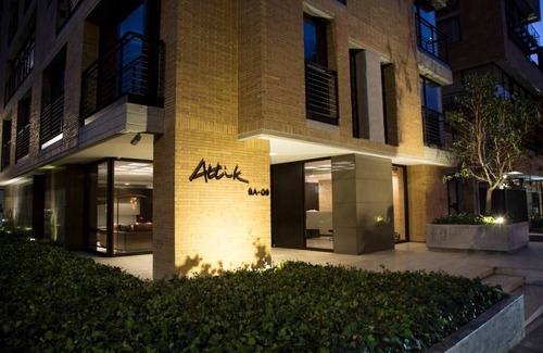 Chico Reservado Apartment | ATTIK STUNNING SUPERIOR 301