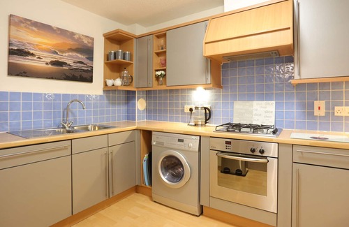 Bonnington Apartment | Attractive central apartment with wifi and parking.