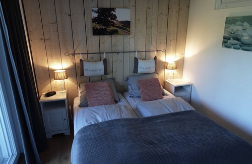 Kuestelberg Apartment | Attractive and comfortable apartment with garden and forest view, dogs welcome