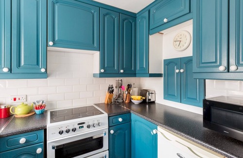 Stratford-upon-Avon House | Attractive 2 Bed in a Quiet cul-de-sac w/Parking | Pass the Keys