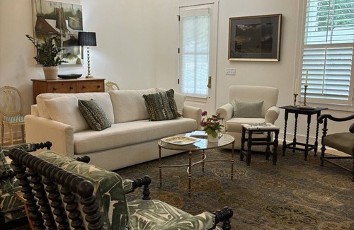 Oxford Cottage | Attractive get away at The Lamar minutes from the Square