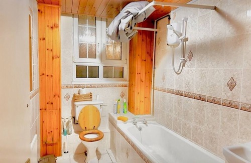 Riverside Apartment | Attractive Tower Bridge Apartment! 2 Mins From the River Side!