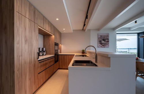 Kamperland House | Attractive villa with jetty