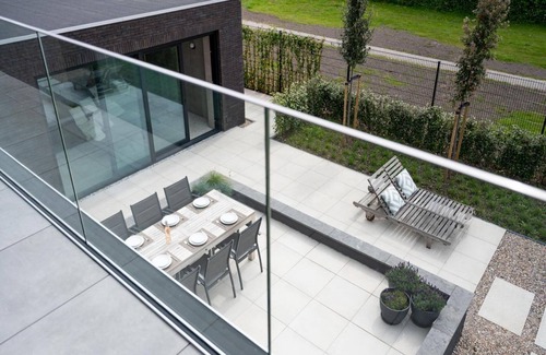 Kamperland House | Attractive villa with jetty